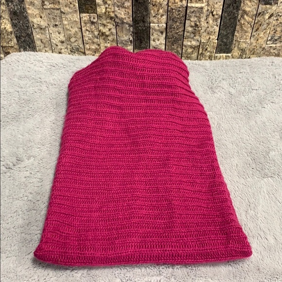 Pink infinity scarf - Picture 3 of 5